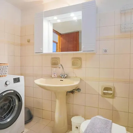 Andromaxi Apartment