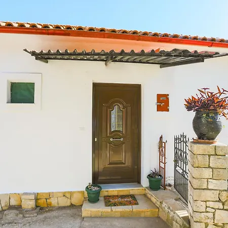 Andromaxi Apartment